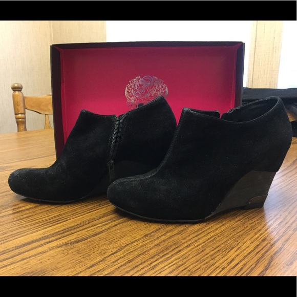 Vince Camuto wedge ankle booties - Picture 1 of 6